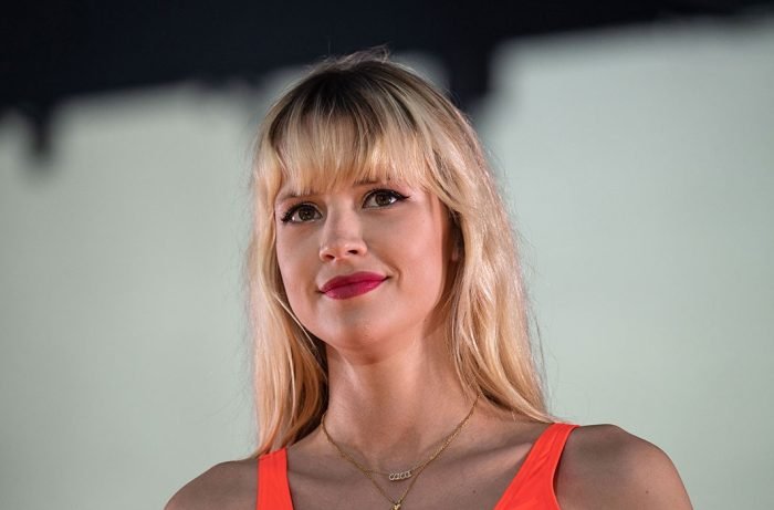 La carrure de Angèle