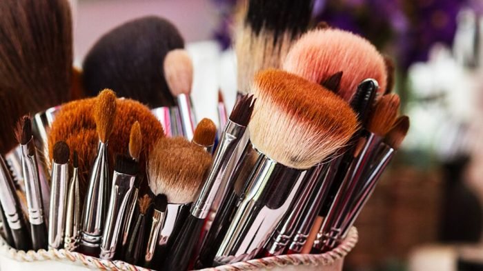 Comment nettoyer ses pinceaux de maquillage