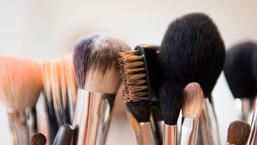 Le nettoyage des pinceaux de maquillage
