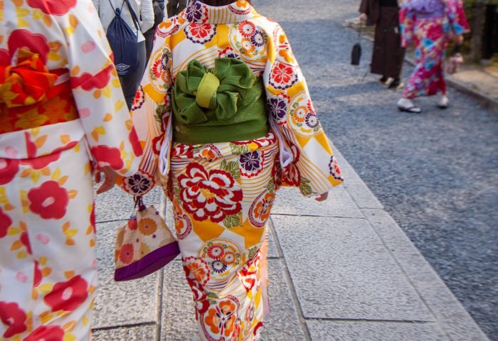 La morphologie pour porter une robe kimono 